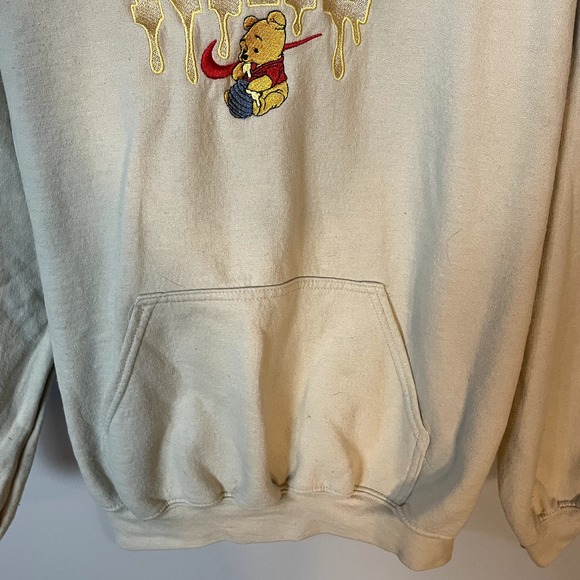Winnie The Pooh Athletic Sweatshirt Hoodie Nike Logo Size Medium - Picture 4 of 13